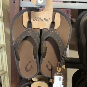 New w Tags Olukai Flip Flops